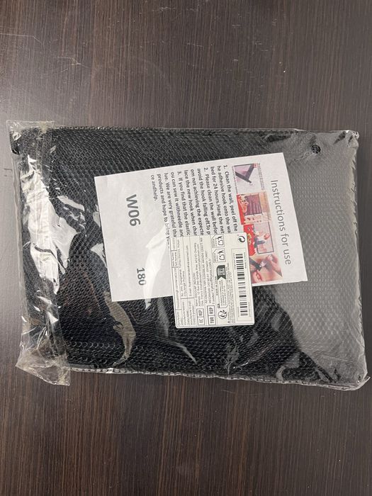 Siatka blokująca przejscie na drzwi dla psa