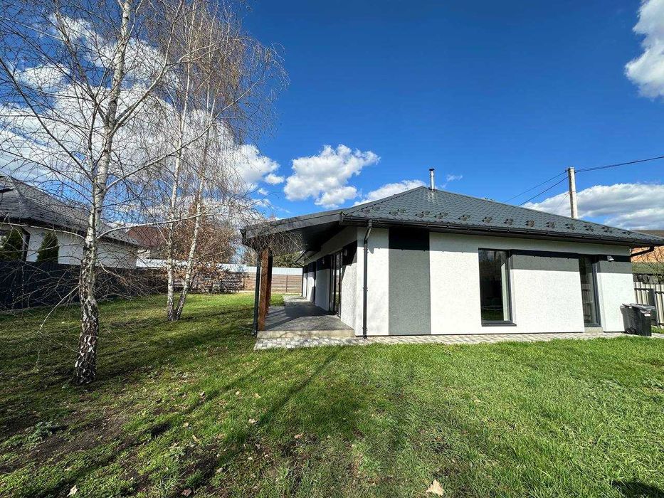 Продам будинок з каміном та новим  ремонтом.Без комісії