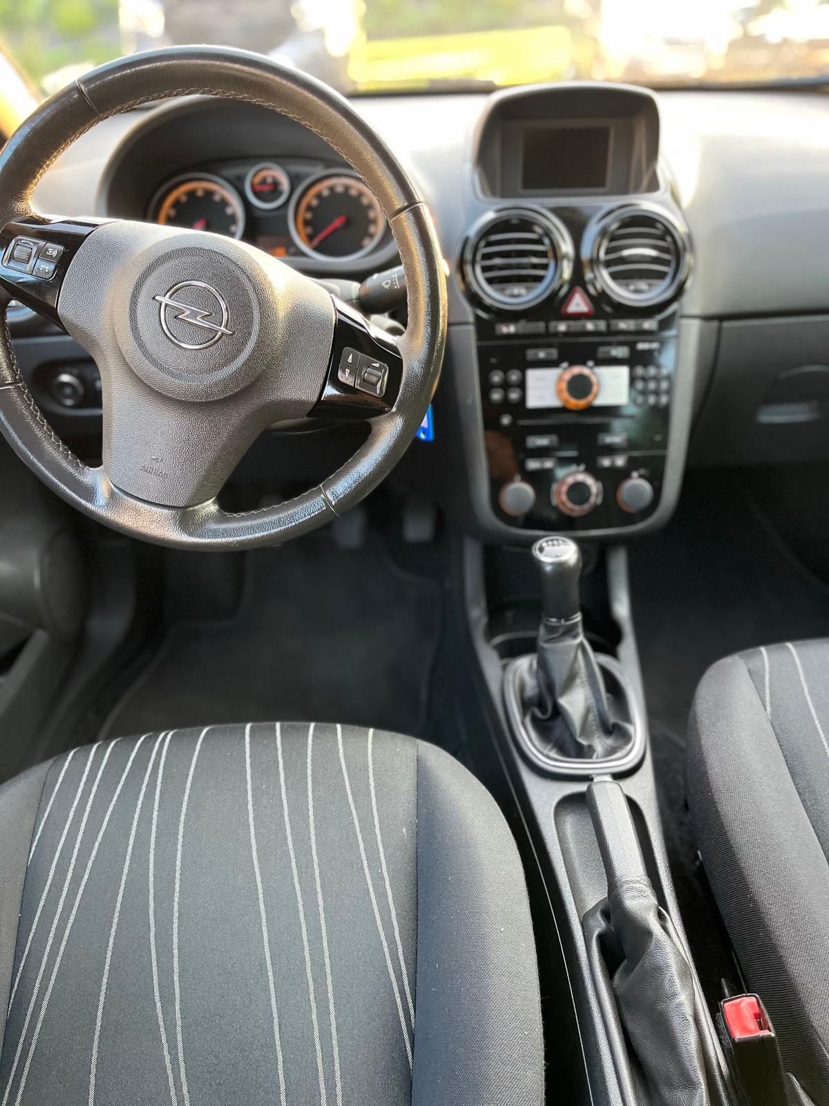 Opel Corsa 1.4 Bogata wersja 111 lat Opla