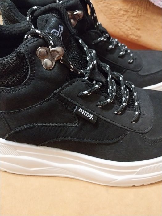 Ботинки жіночі H&M та mtng