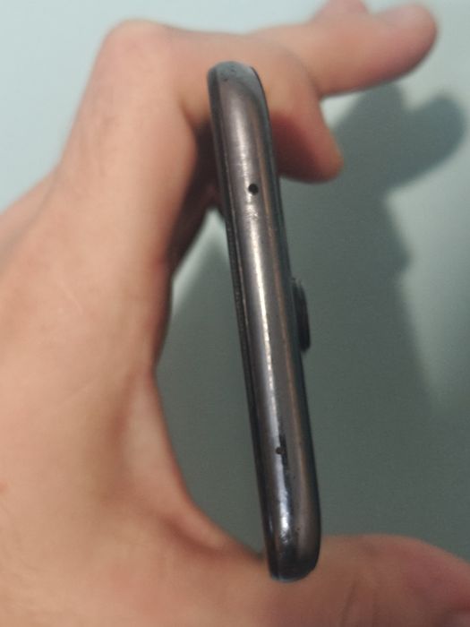 Продам смартфон Xiaomi Redmi note 8 pro 4/64 64mp камера