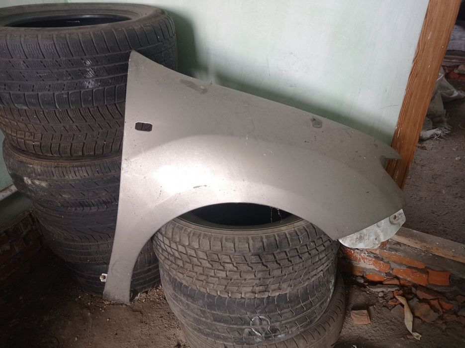 Крило  праве дачія логан, сандеро