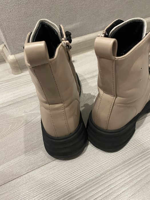 Взуття для дівчаток