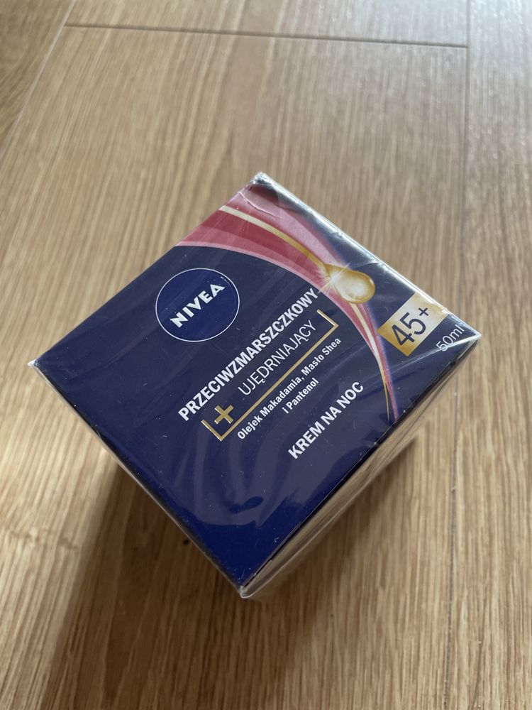 Kremy Nivea 45+ przeciwzmarszczkowy na noc i na dzień