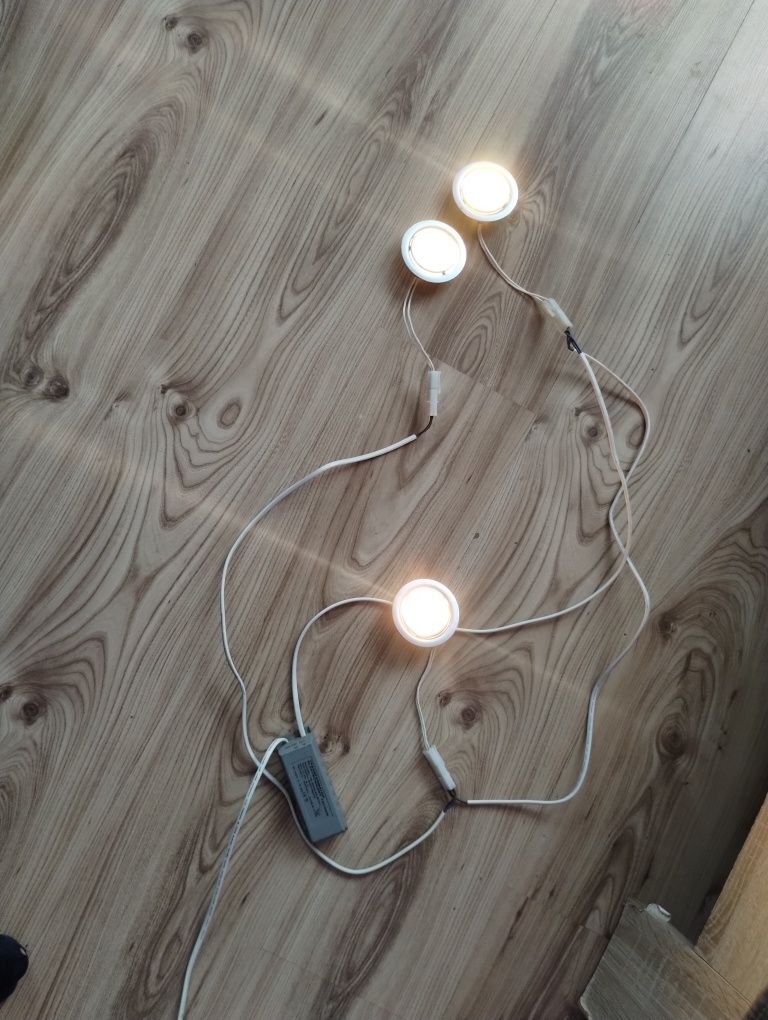 Oświetlenie lampki oprawki podszafkowe
