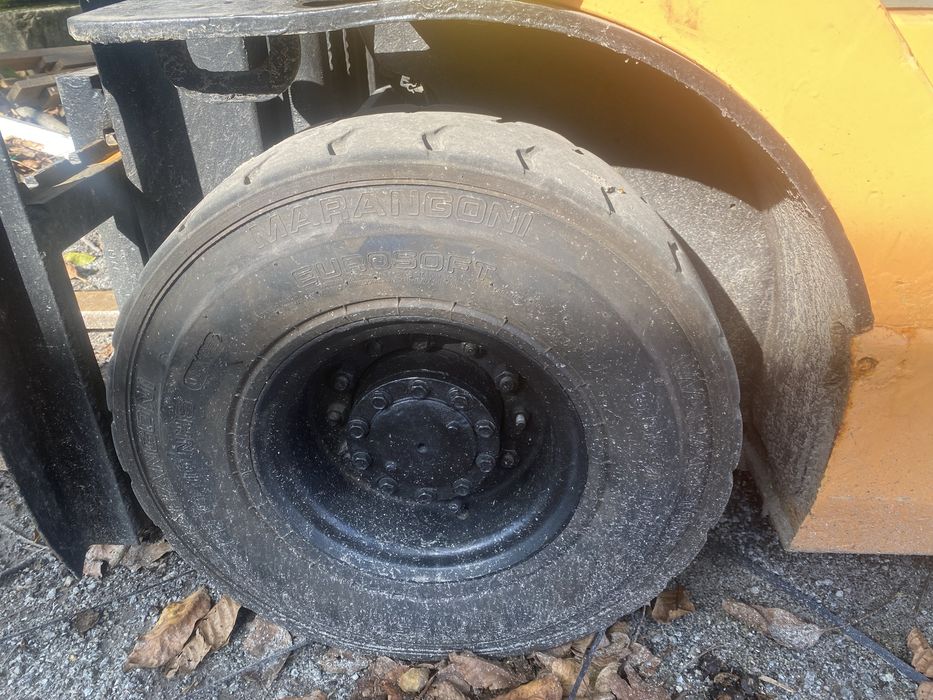 Продам вилковий навантажувач