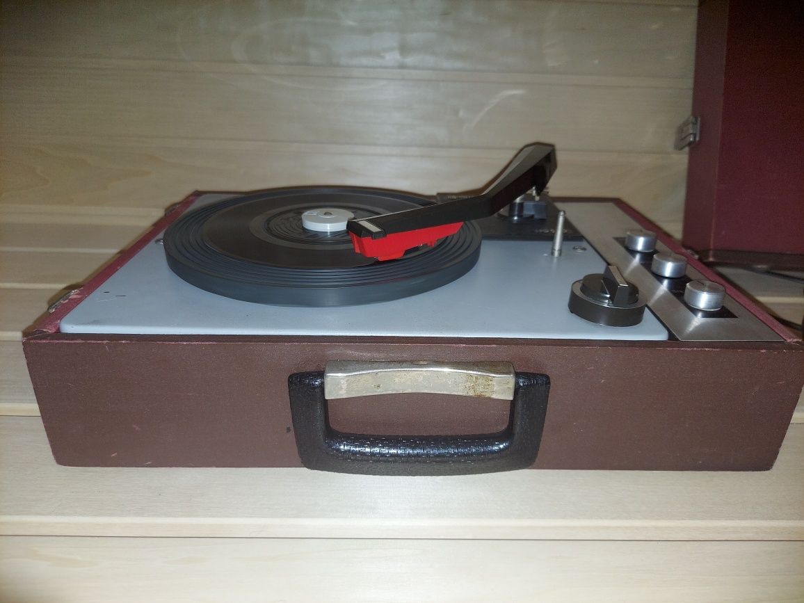 Sprawny gramofon adapter walizkowy WG 550 (OPIS)