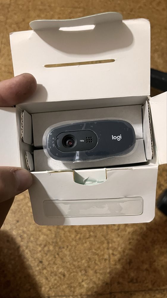 Webcam HD c270 logitech nova  nunca usada