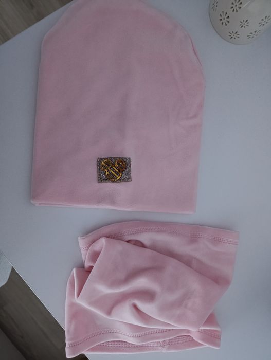 Sprzedam nowy zestaw welurowy komin i czapka dla dziewczynki