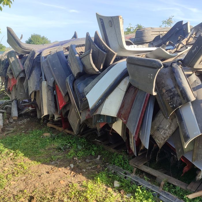 Бампер задній до різних авто четайте опис