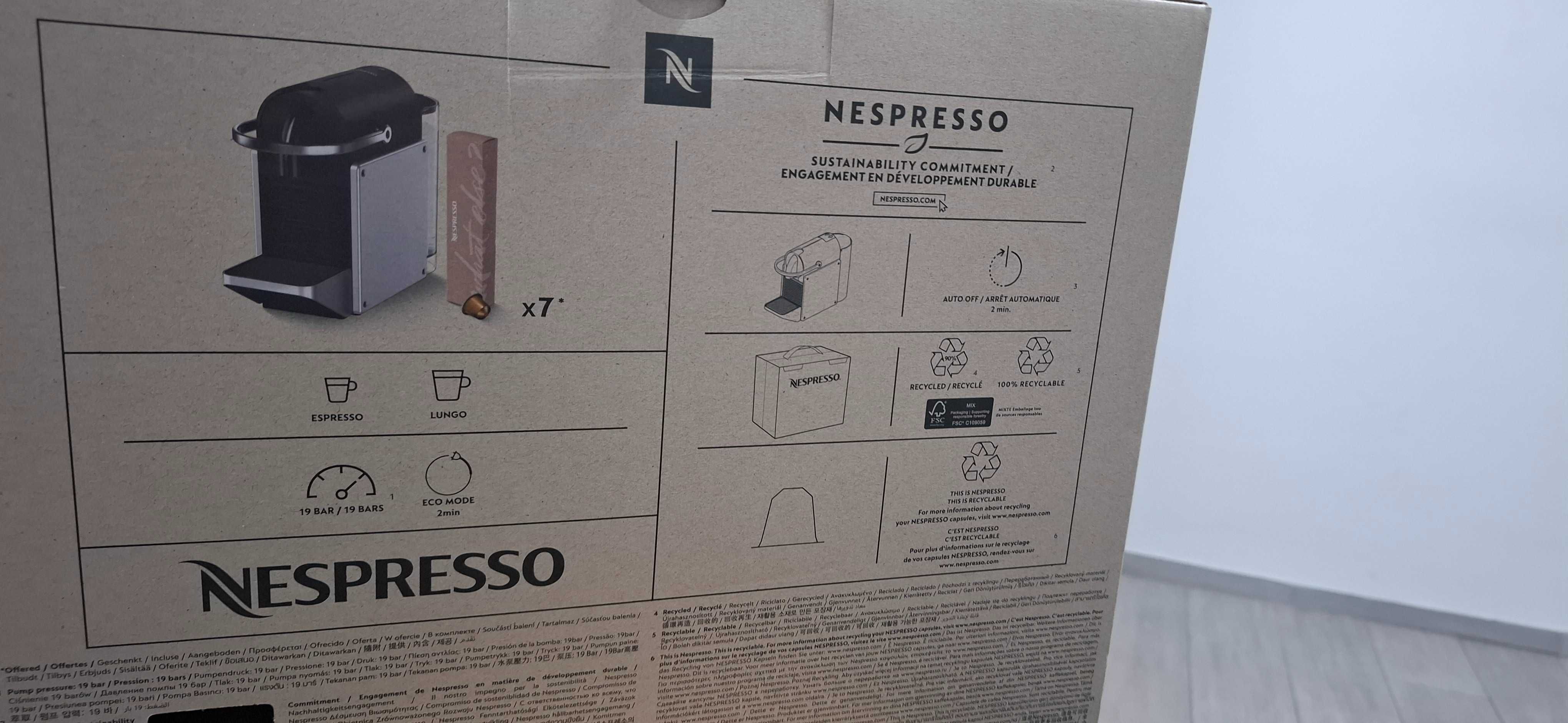 Máquina de Café NOVA Nespresso Pixie