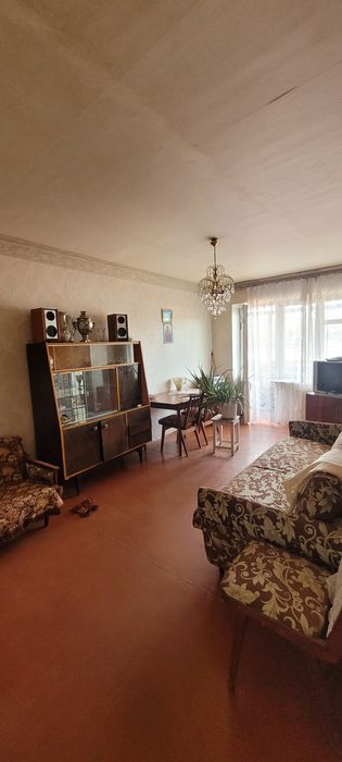 Продам  2-кімнату  квартиру центр