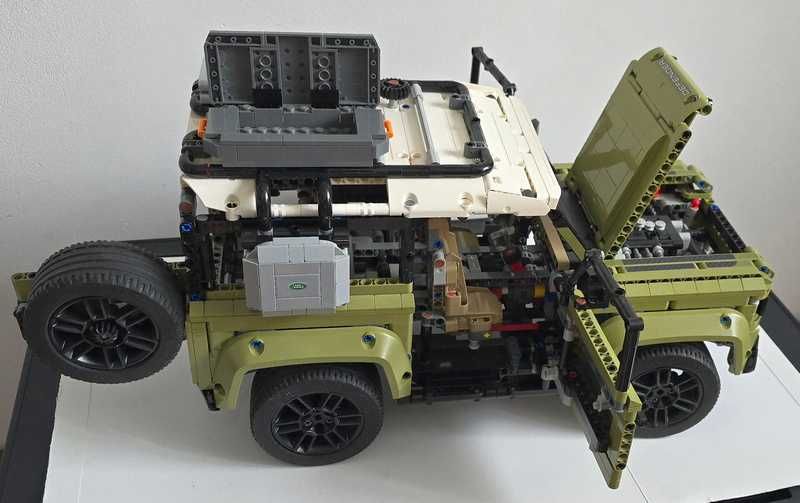 LEGO 42110 Technic Land Rover Defender
