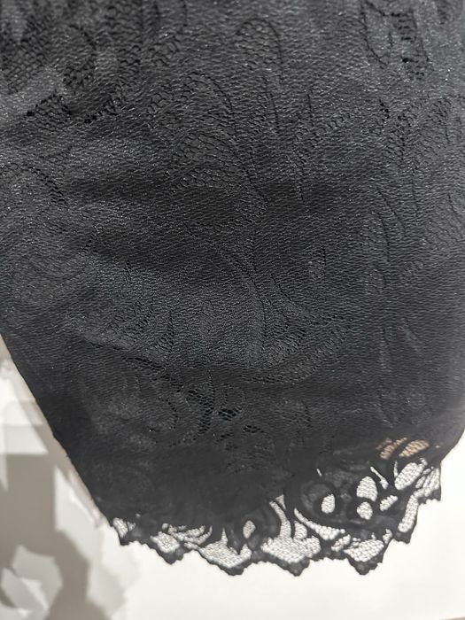 Czarna koronkowa sukienka HM r. 38