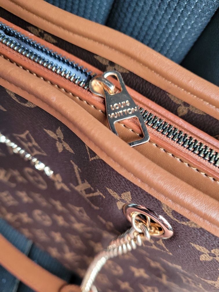 Piękna torebka dyzacdamska na suwak louis vuitton monogram