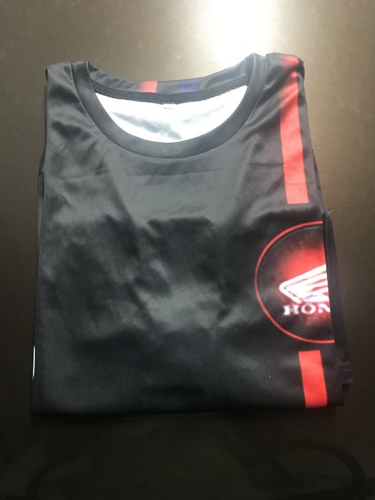 Vendo camisola Honda