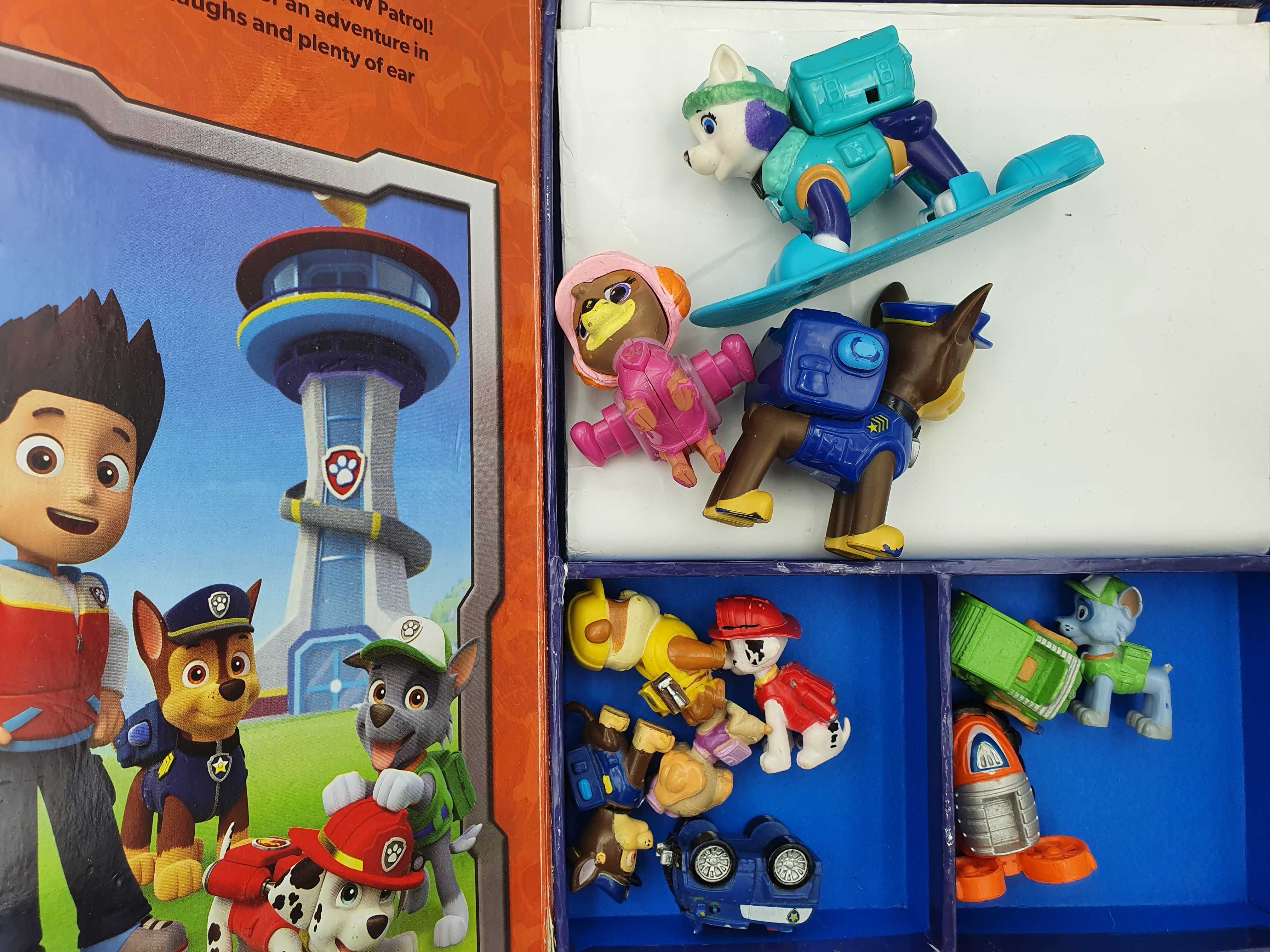 Książka, maskotka Sky, figurki psi patrol "Paw Patrol My busy books"