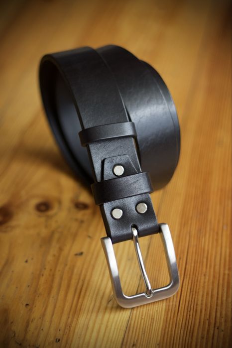 Ремінь чоловічий шкіряний ручної роботи. Мужской ремень кожаний