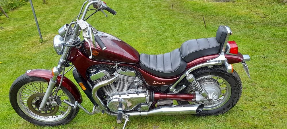 Suzuki intruder 700