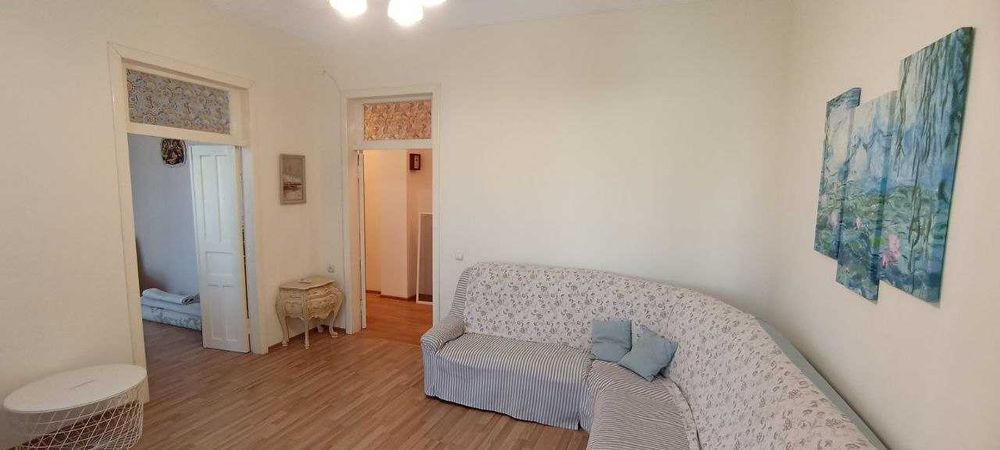 Продам 5 комнатную квартиру в Центре города  парк Глобы