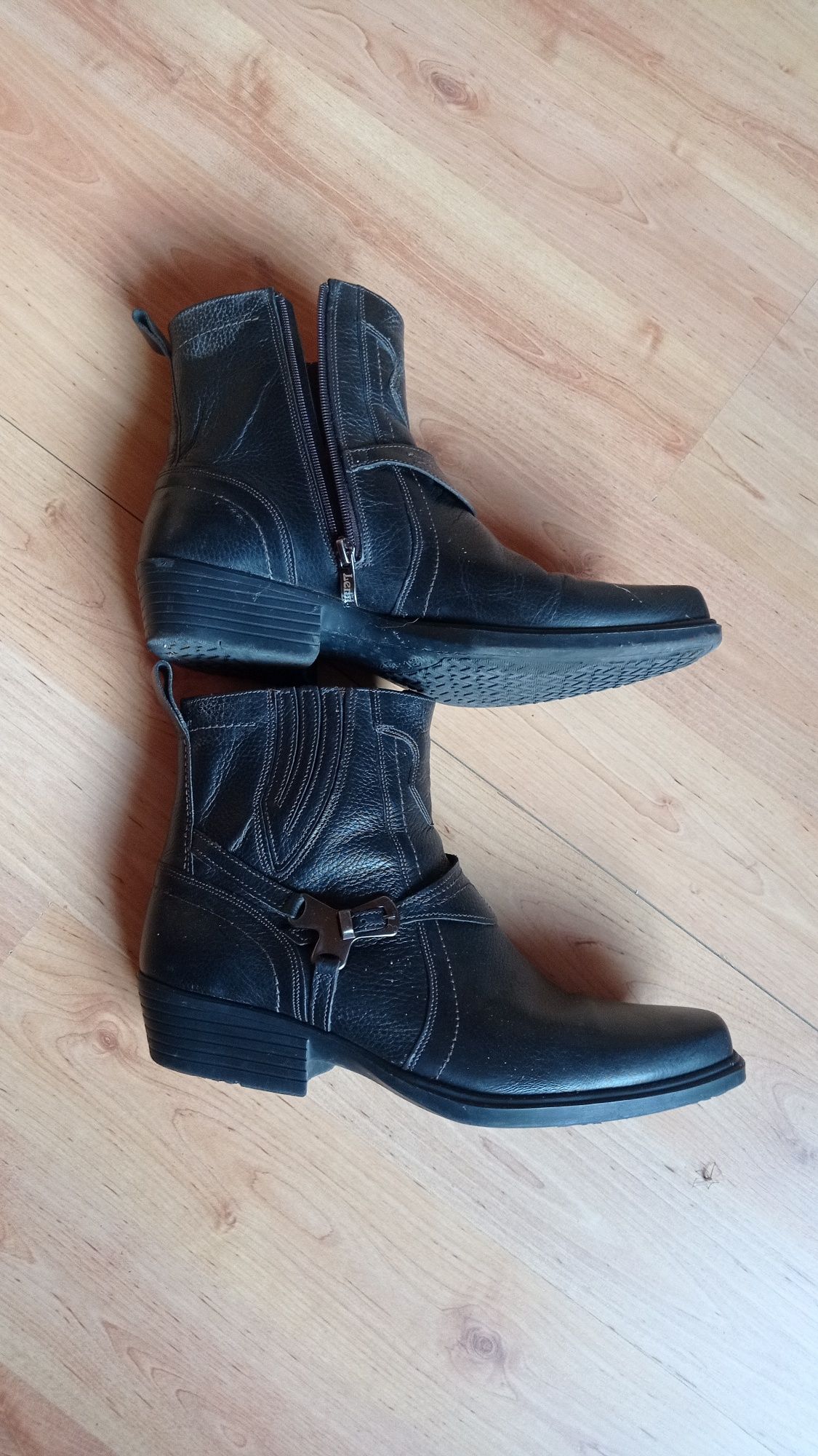 Buty "kowbojki" krótkie