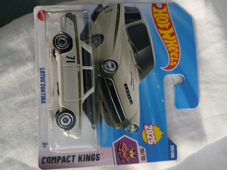 Hot wheels diversos