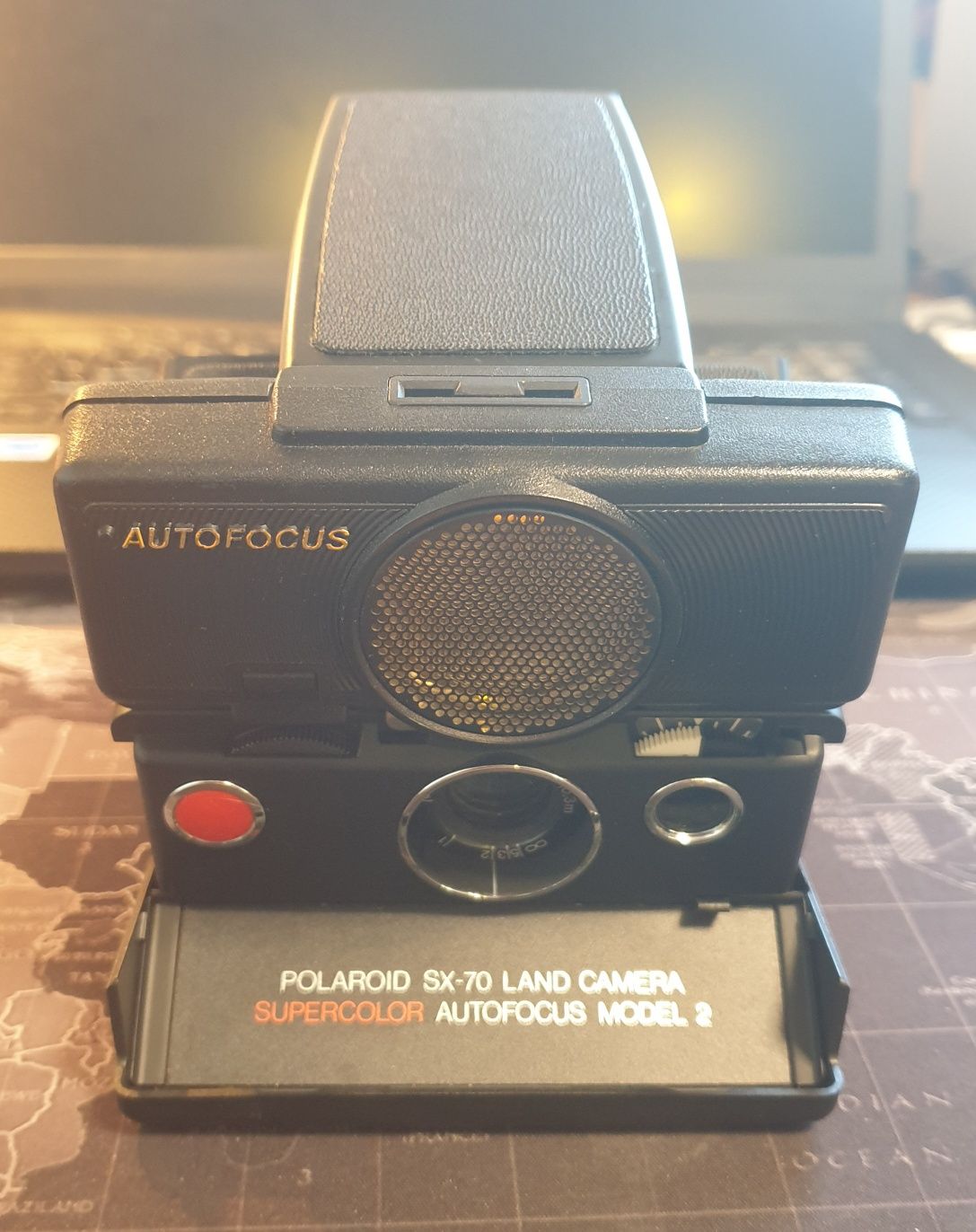 POLAROID SX-70 Land Camera SuperColor AutoFocus Model 2