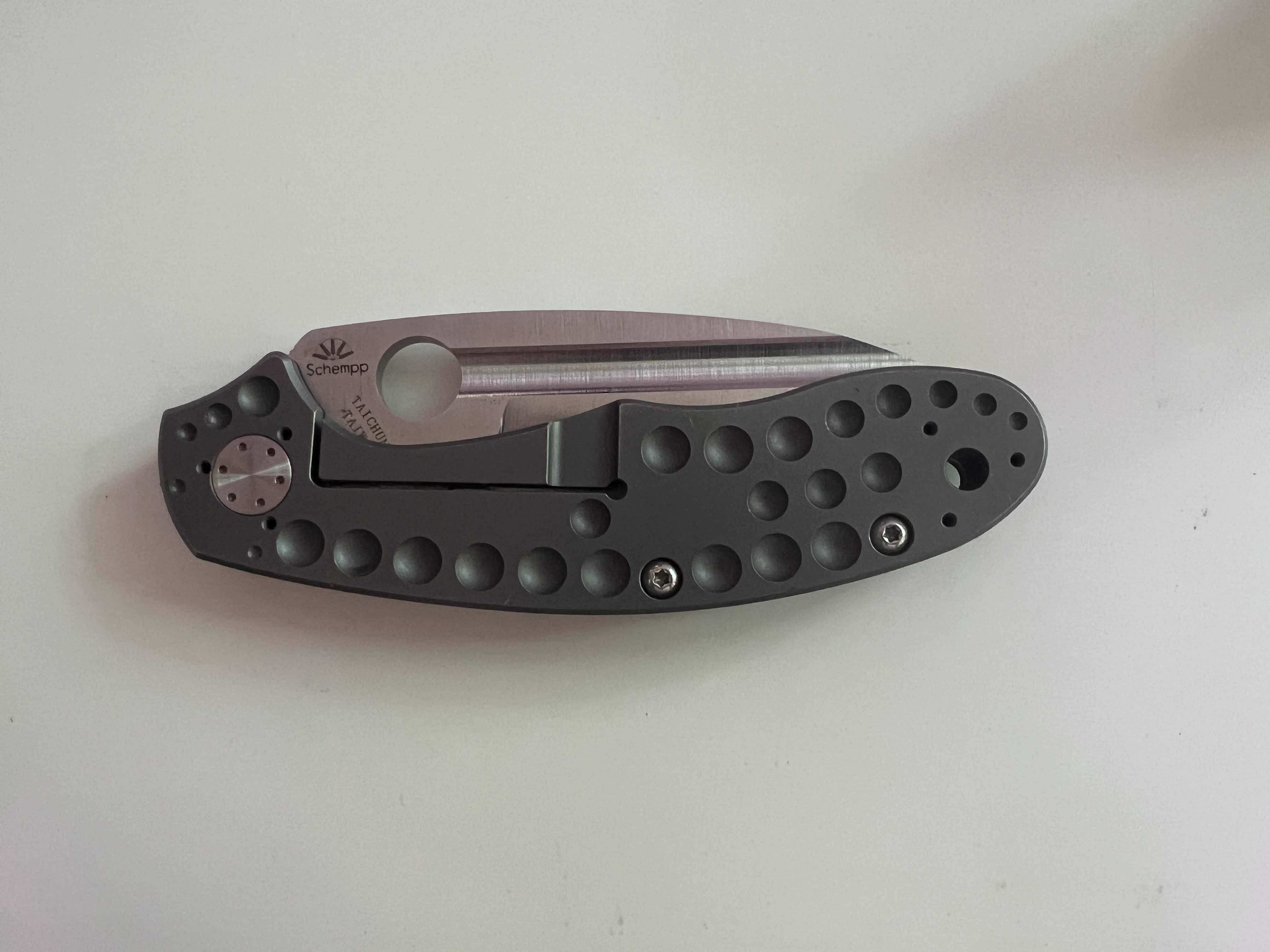 Nóż Spyderco Tuff