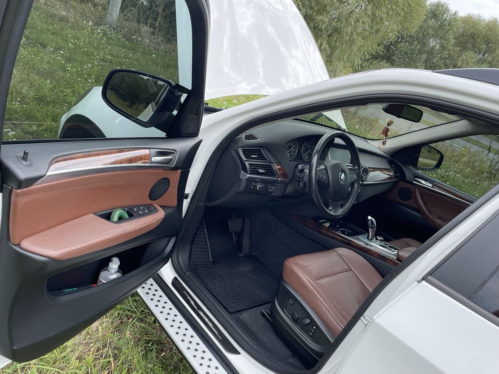 Продам БМВ Х5  3,5i D
