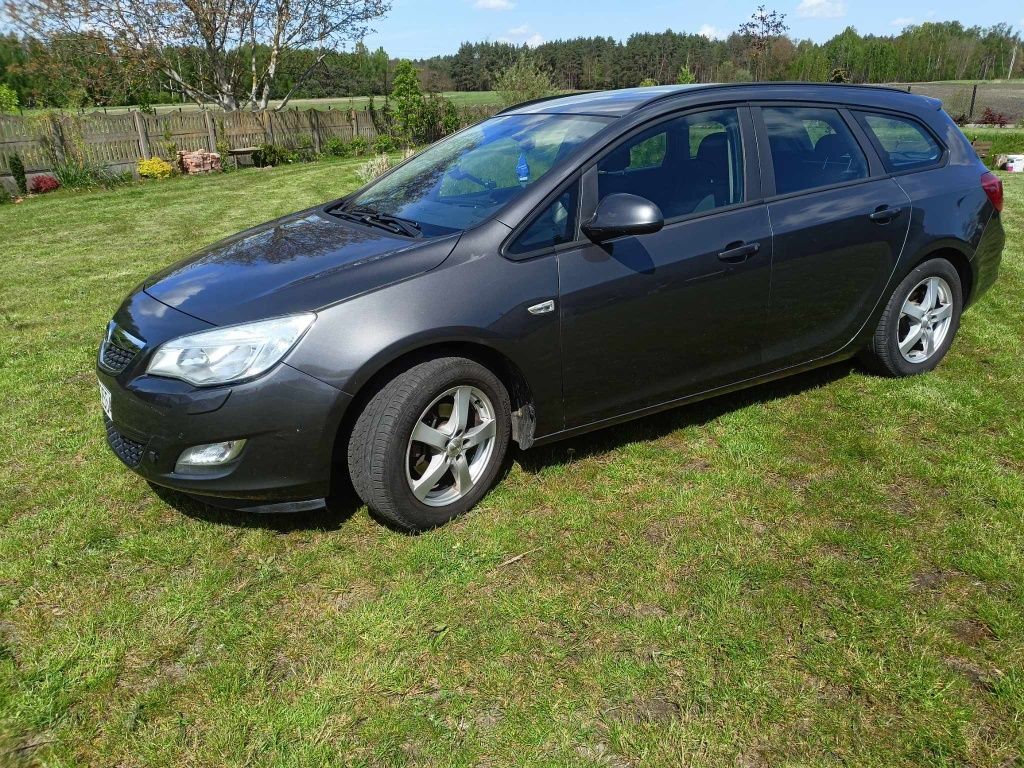 Opel Astra J 1.4 Turbo 140KM  + gaz