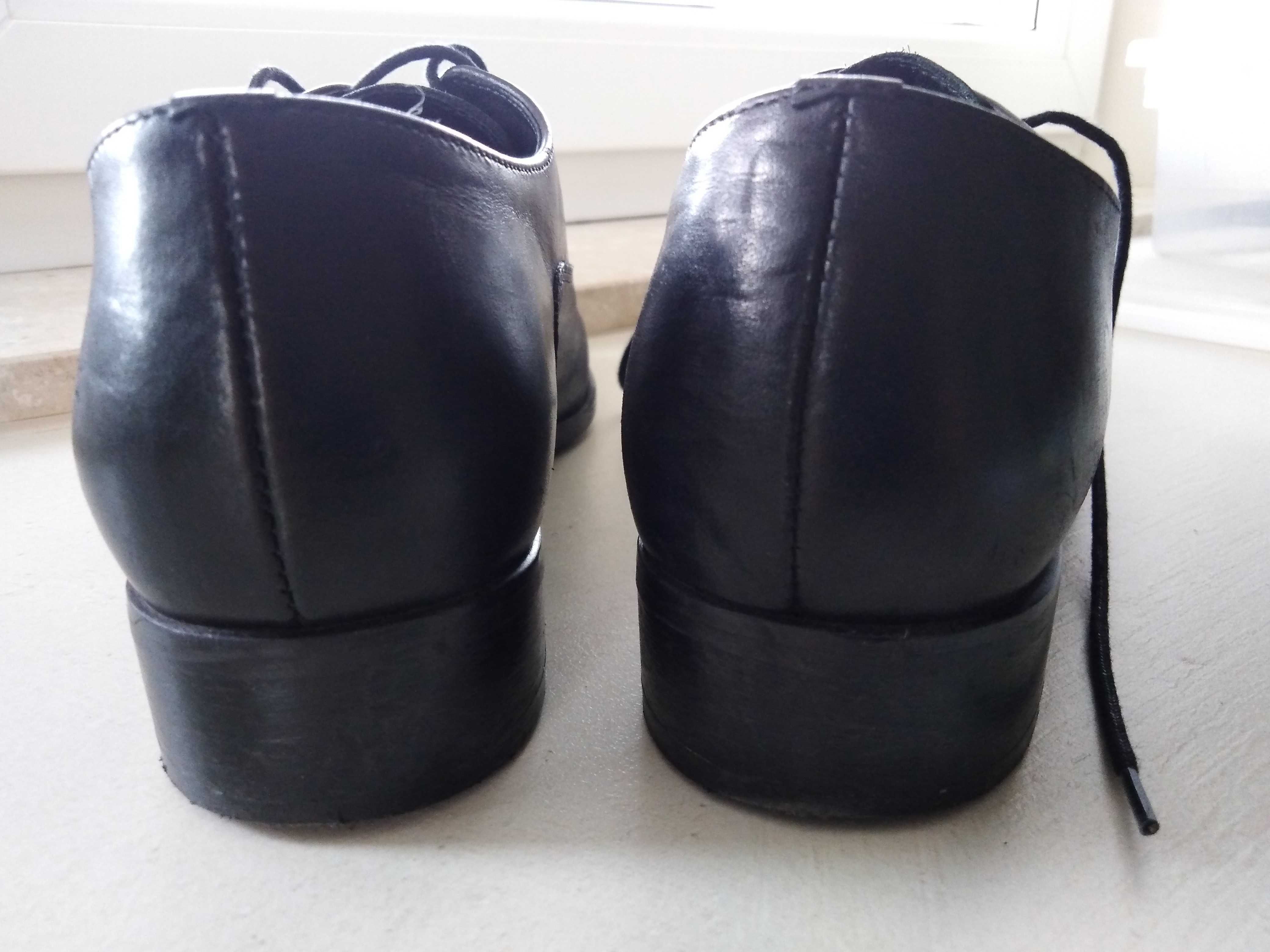 Buty damskie Lasocki skórzane 36
