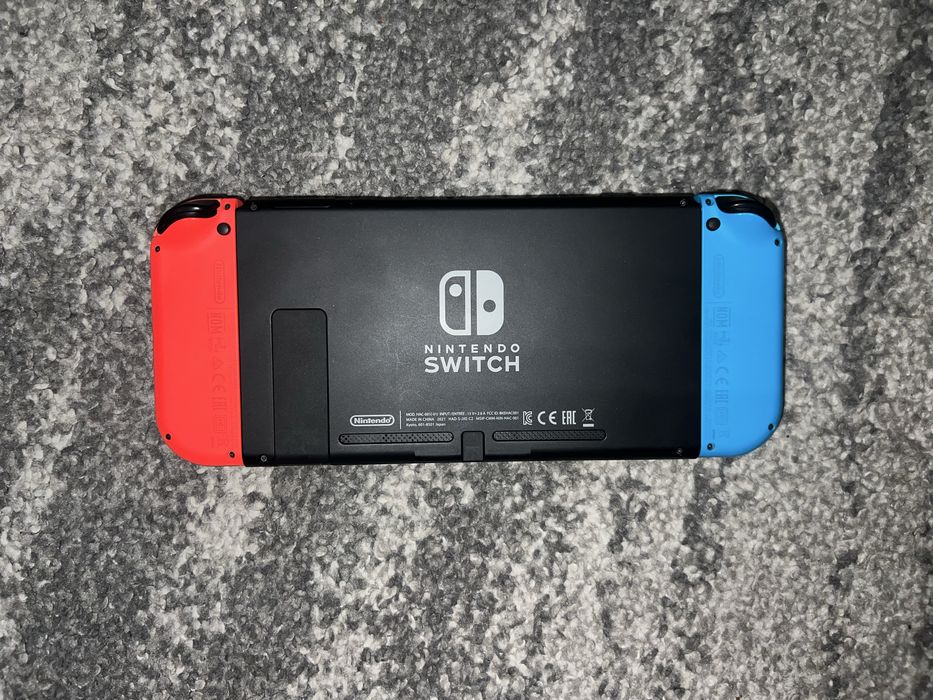 Nintendo Switch + gra + akcesoria Stan Idealny