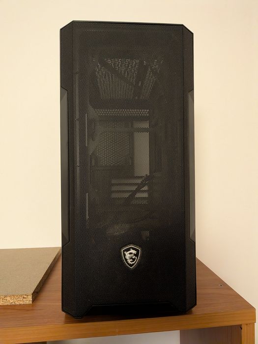 Caixa MSI ATX impecavel