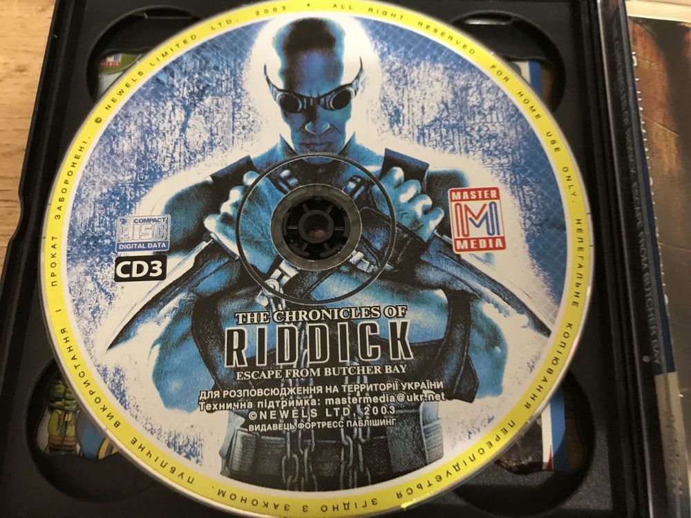 The Chronicles of Riddick: Escape from Butcher Bay 3CD Game