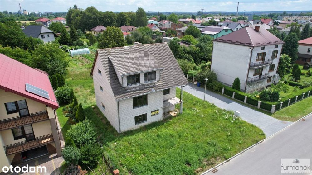 Wygodny dom do wykończenia na spokojnym osiedlu