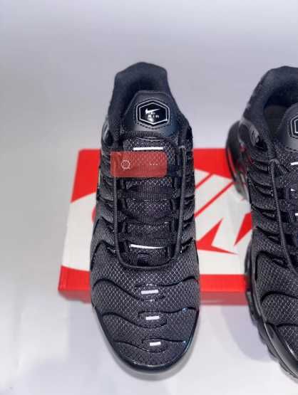 Buty meskie Mokasyny Nike_Max_TN_Plus_Black R.39