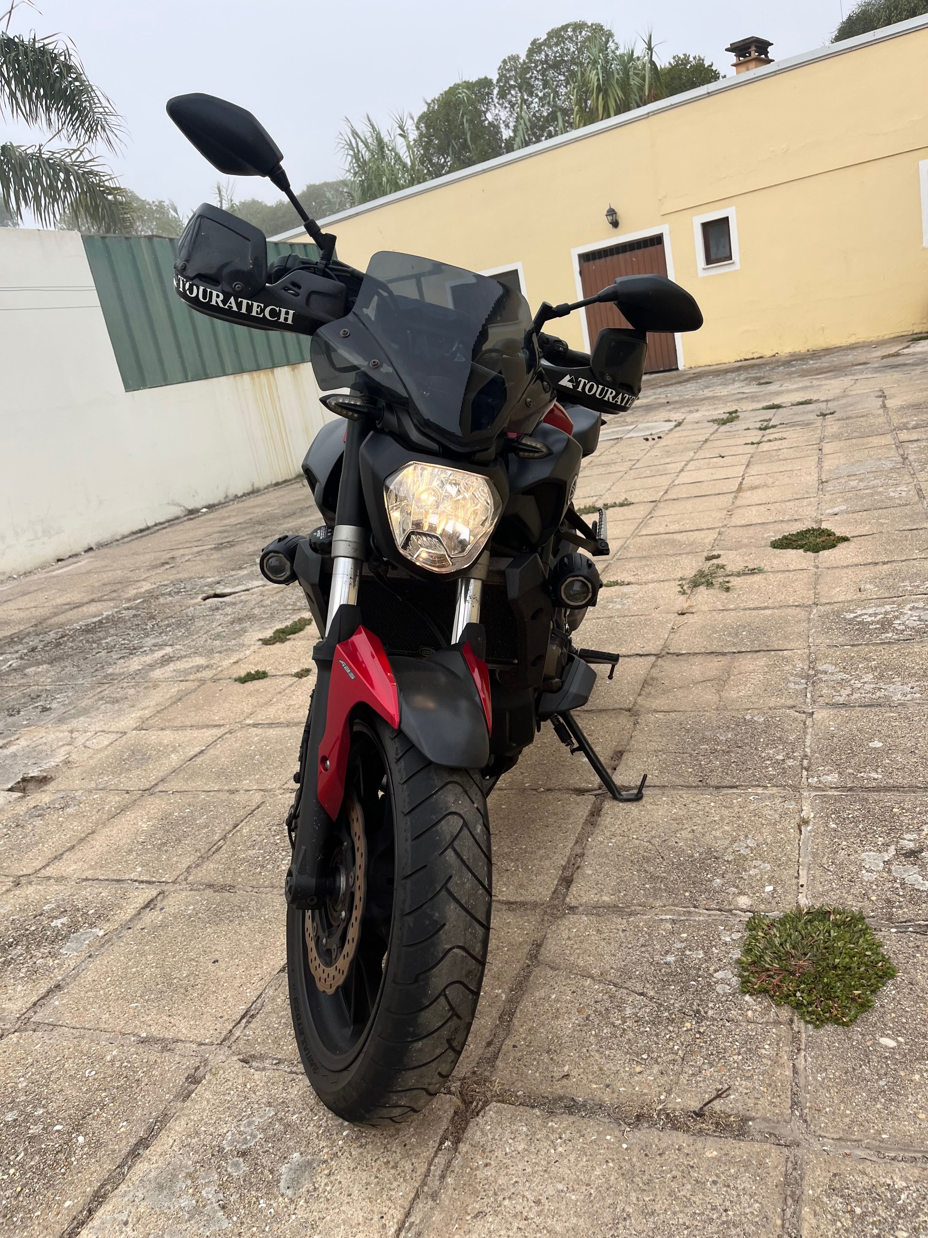 Yamaha MT 700 de 2016