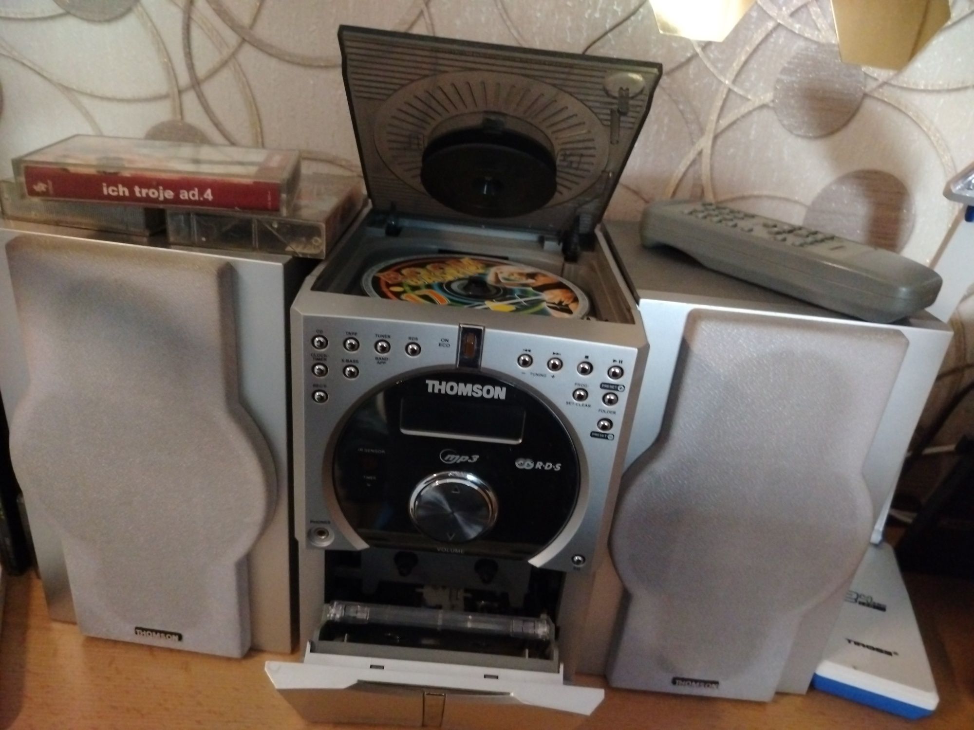Mini wieża THOMSON z CD/MP3 + pilot + głośniki