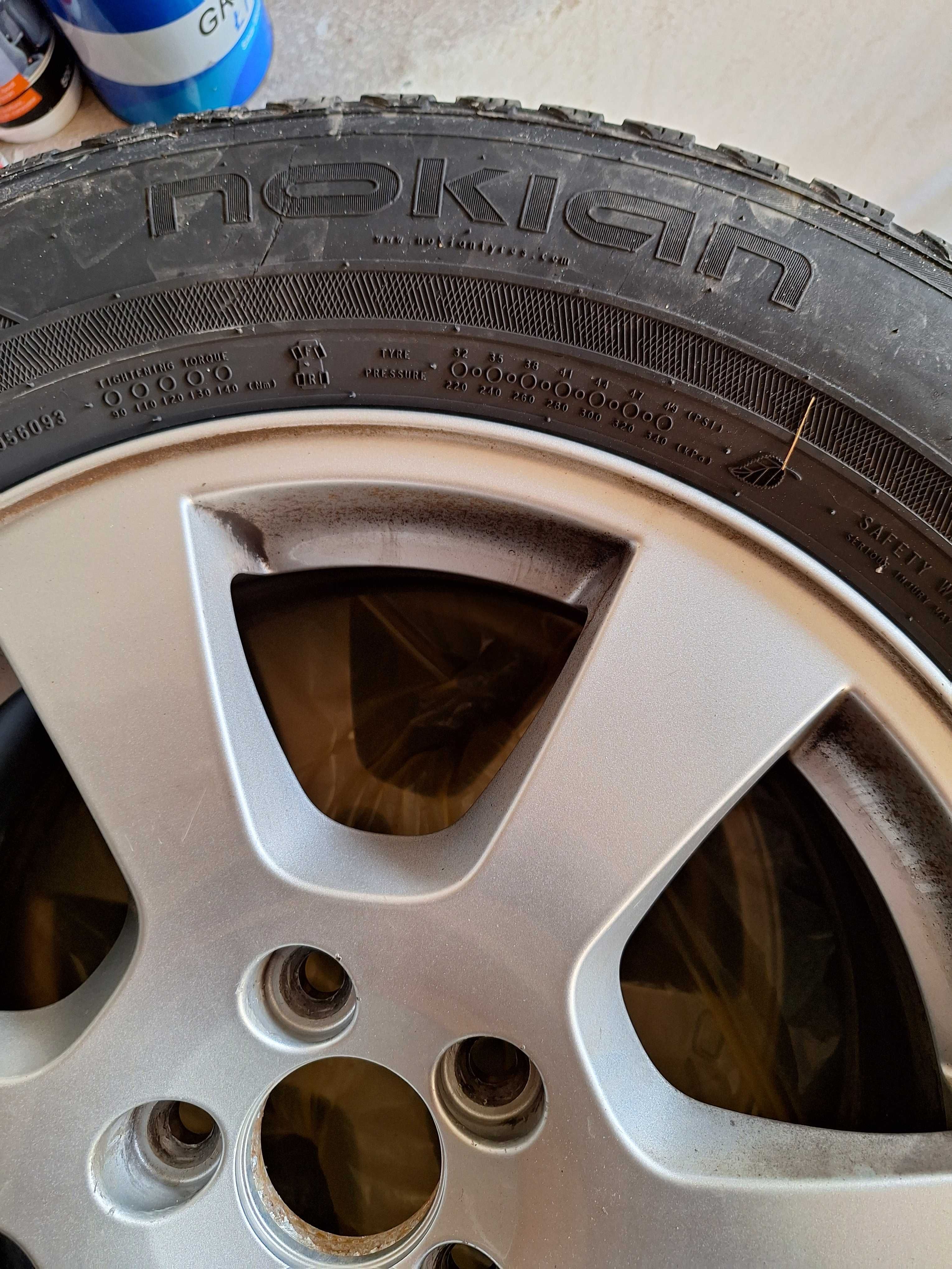 opony zimowe z felgami Nokian 235/65 R17