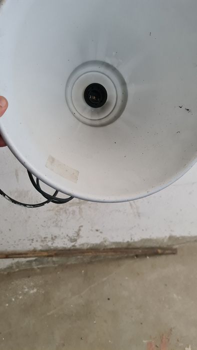 Vendo  coisas antigas