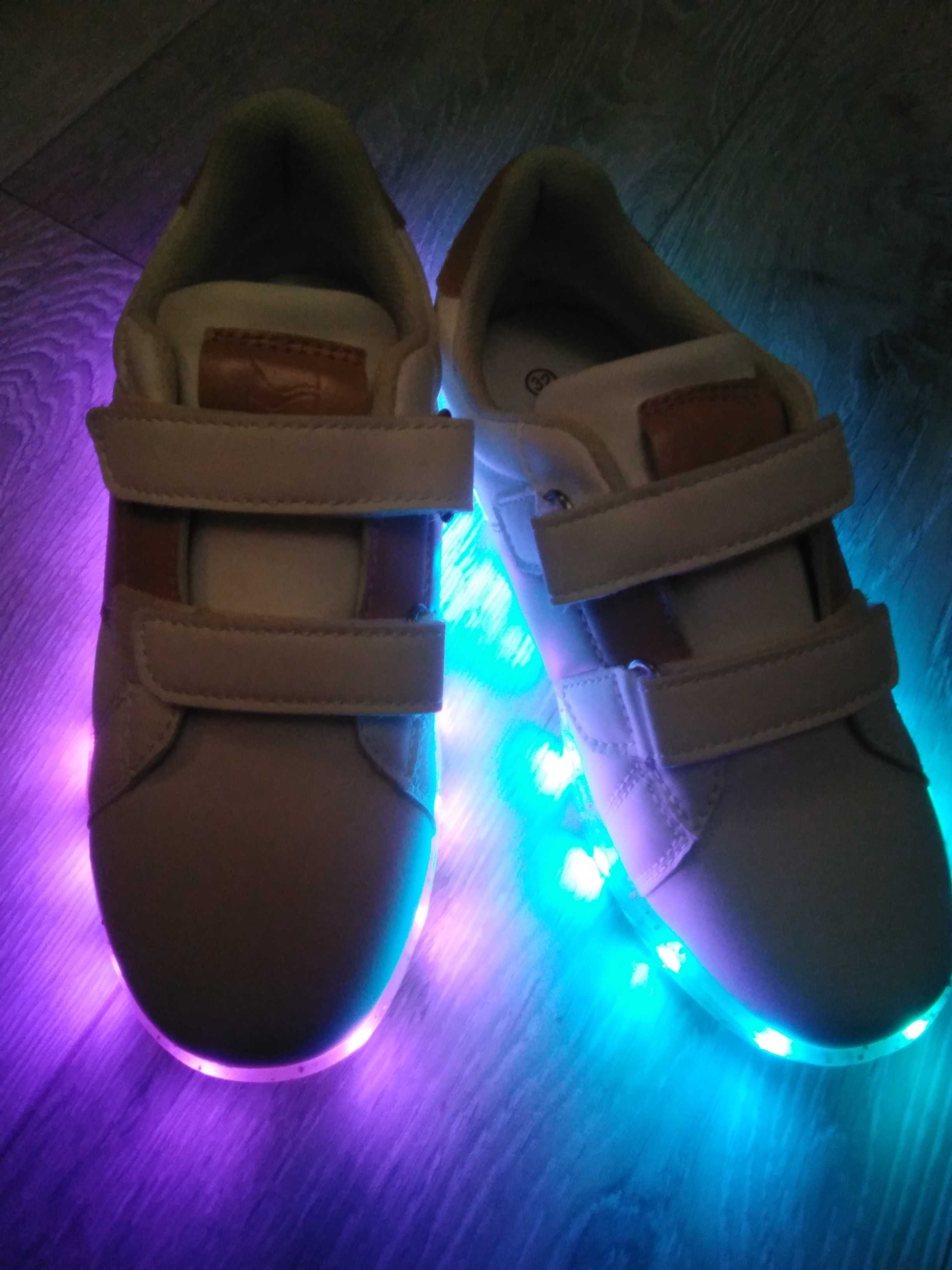 Buty sportowe led r.32, nowe