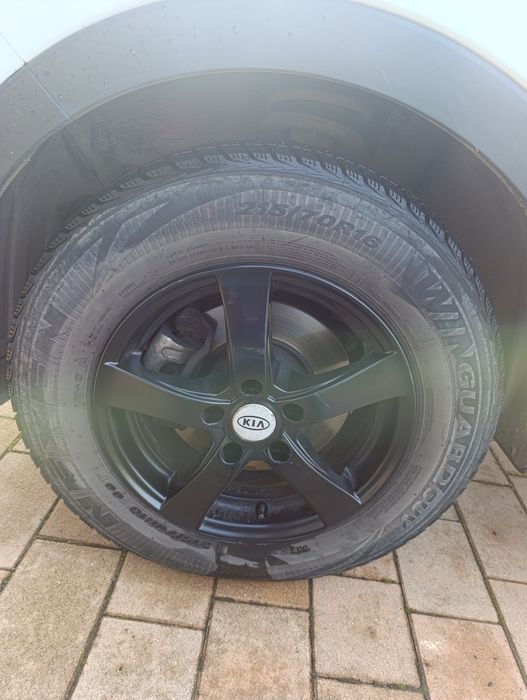 Felg kia i 16" 5x114,3 z oponami zimowymi 215/70 R16 –