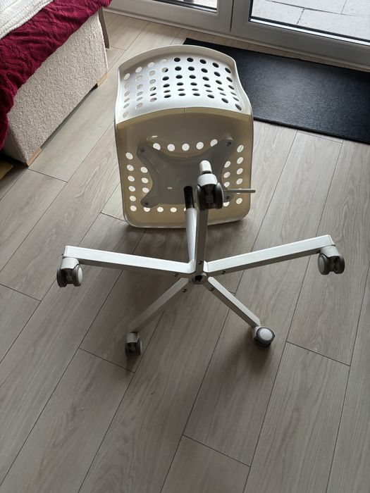 Krzeslo mlodziezowe IKEA