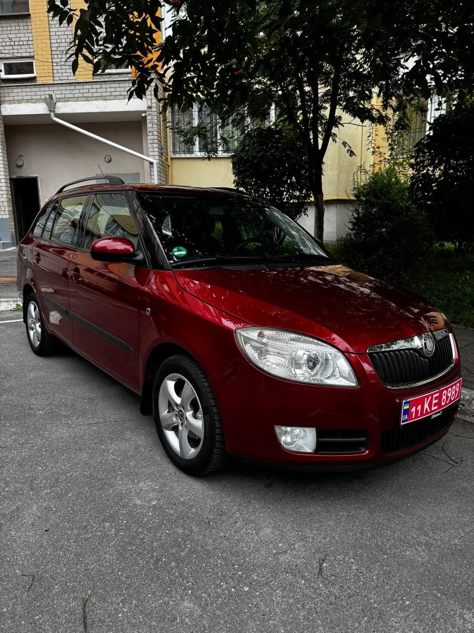 Шкода Фабия 1.6  mpi автомат.