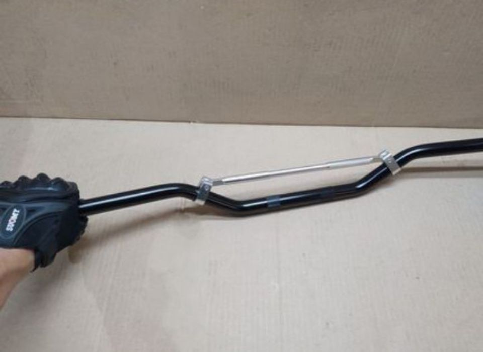 Руль мото универсальный "PROTAPER" чёрный d22 +перемычка