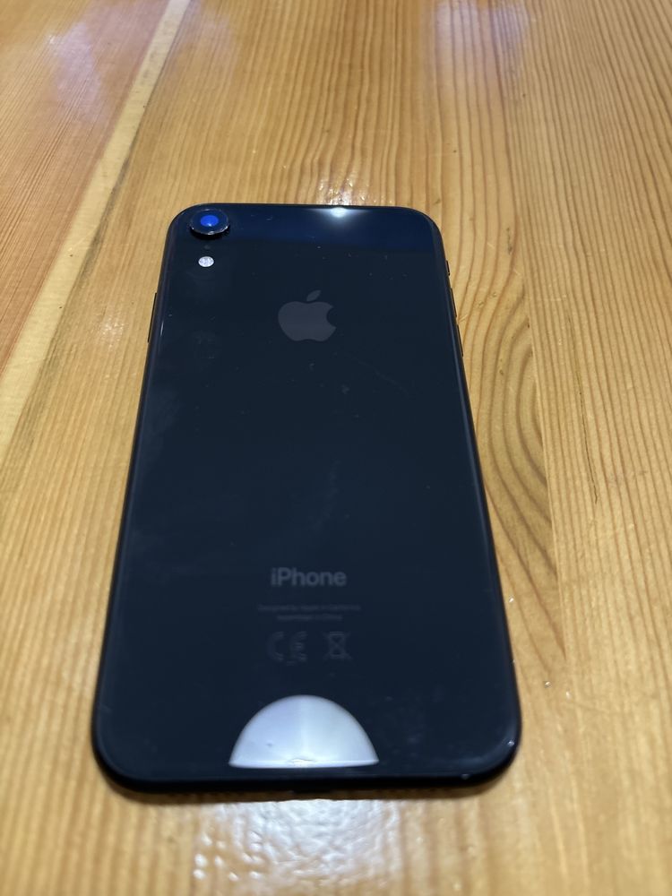 Продам iPhone XR