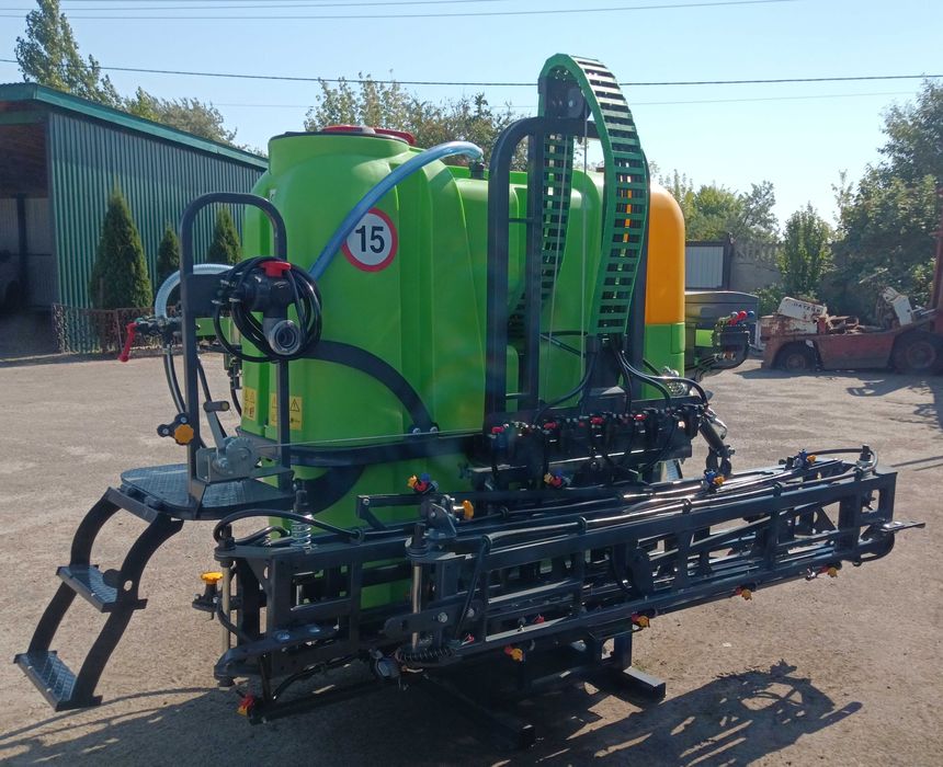 Обприскувач навісний 1000л/16м Tolmet