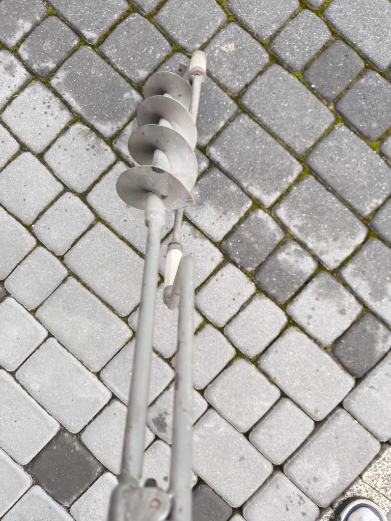 Świder ręczny dawnej produkcji jak nowy