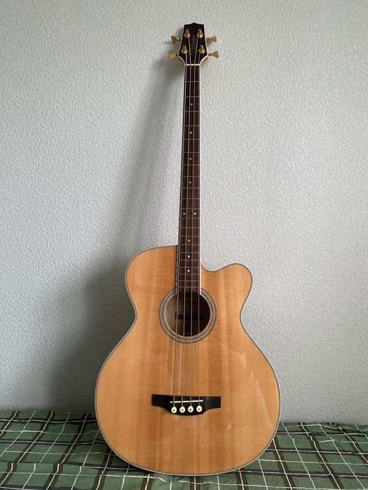 Новий електроакустичний бас Takamine GB72CE