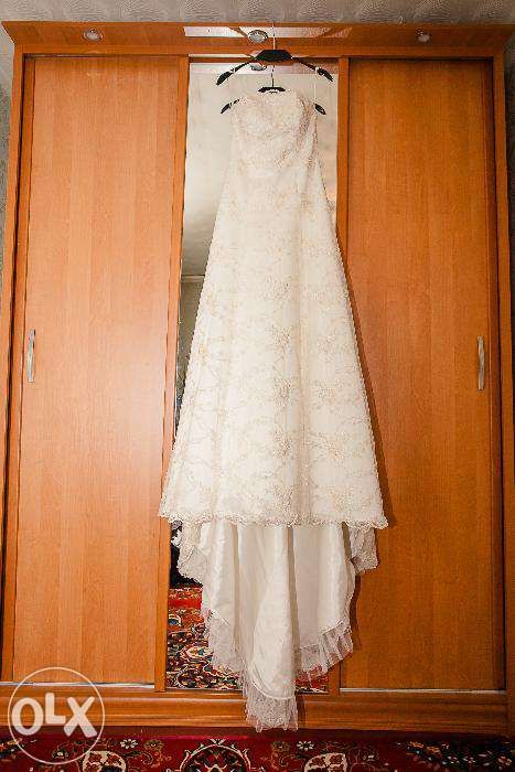 Шикарное свадебное платье Pronovias